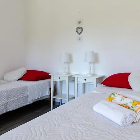 Lovely In With Kitchen Hébergement de vacances