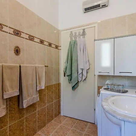 Lovely In With Kitchen Hébergement de vacances