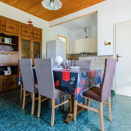 Lovely In With Kitchen *