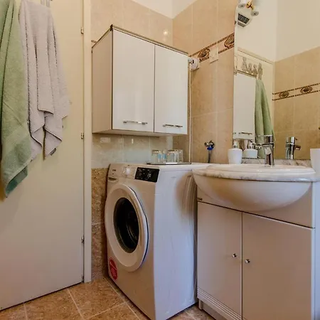 Lovely In With Kitchen Hébergement de vacances